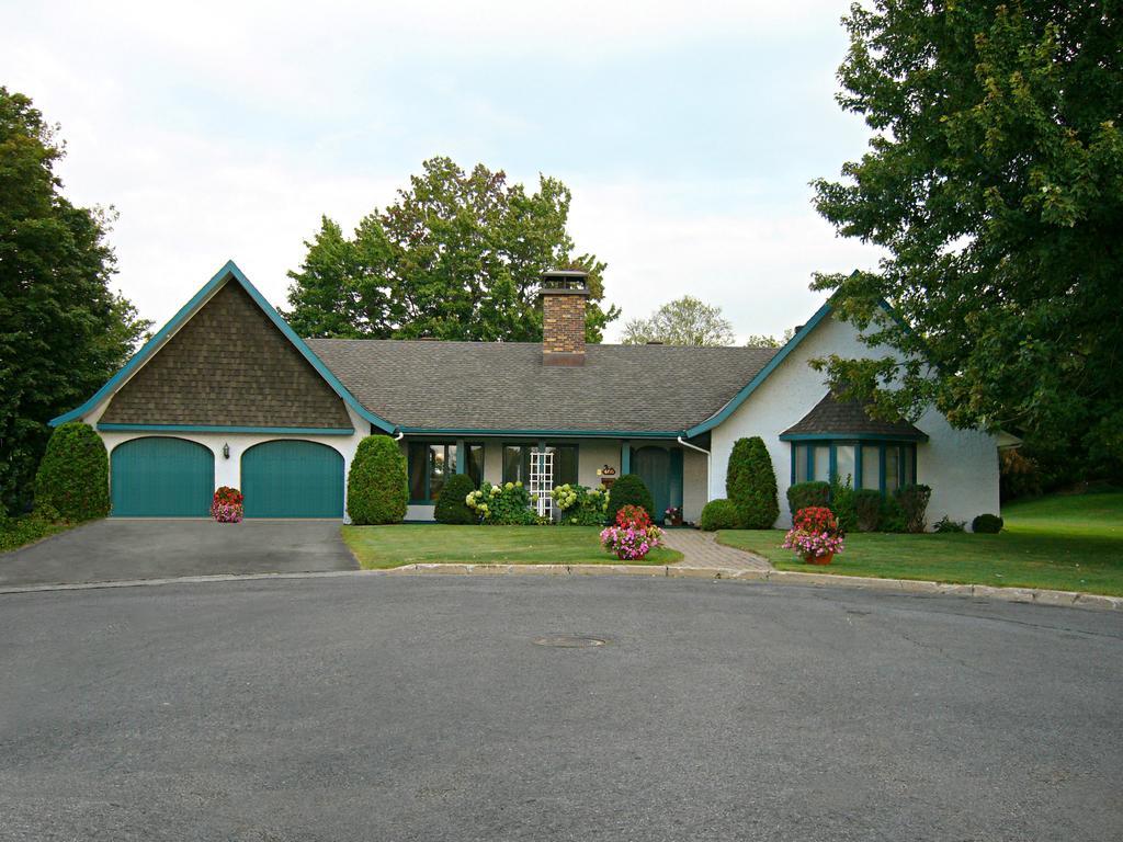 B&B Aux Deux Pignons Donnacona Екстериор снимка